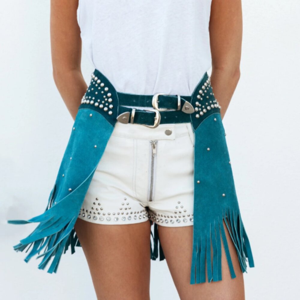 NEW UNWORN UNDERSTATED LEATHER PARIS LEATHER CHAP SKIRT